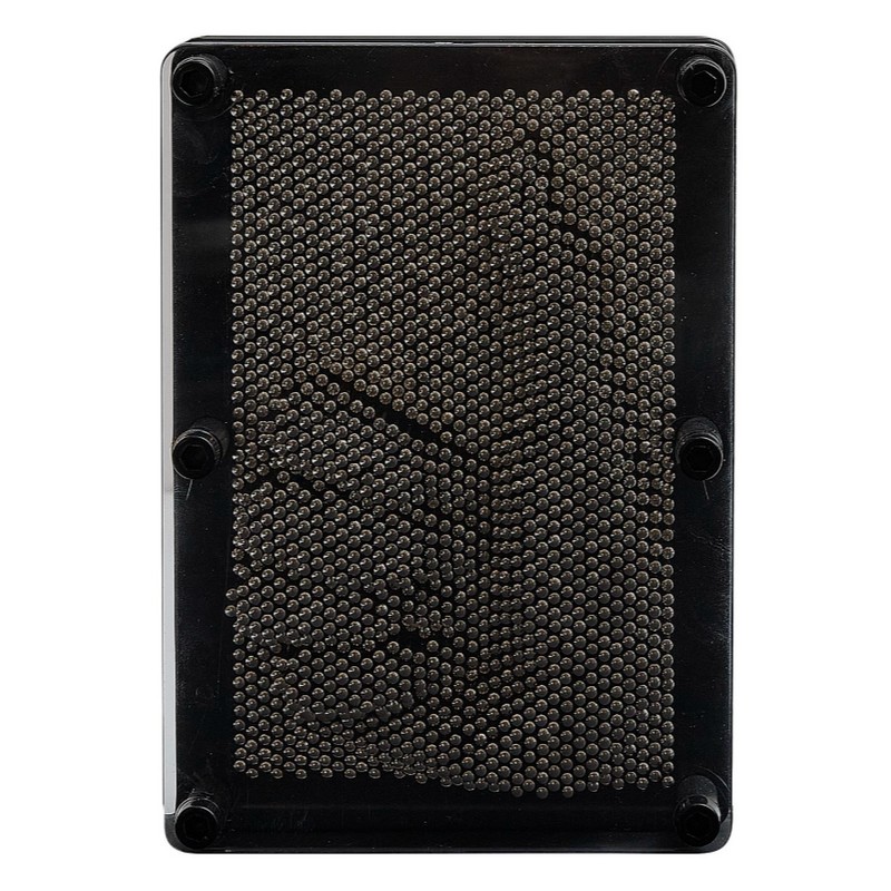 Pin art 3D interattiva con spille in metallo che consentono di inserirci le forme di proprio gradimento, con possibilità di ricominciare da capo in un attimo: un'originale e divertente idea regalo uomo, donna e ragazzi!